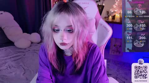 Lolly   online show from December 20, 8:01 pm