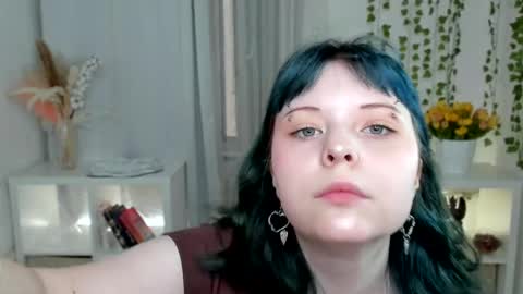 Snapshot of lollyshy__ chatting on May 17, 11:06 am Lolly online show from May 17, 11:06 am