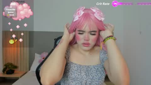 Snapshot of loly_berry chatting on June 6, 2:16 am L O L Y online show from June 6, 2:16 am