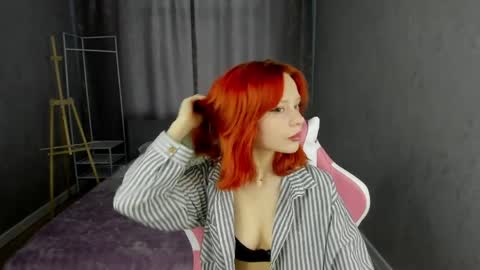 Snapshot of loly_cuttie chatting on April 10, 1:11 am Loly online show from April 10, 1:11 am