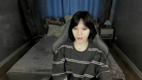 Snapshot of loly_cuttie chatting on May 6, 1:14 am Loly online show from May 6, 1:14 am