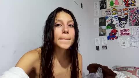 Snapshot of loly_pink_ chatting on December 21, 9:36 pm Loly online show from December 21, 9:36 pm