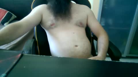 Snapshot of london_man1988 chatting on June 19, 10:08 am london_man1988 online show from June 19, 10:08 am