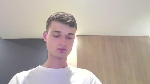 Snapshot of london_tomy chatting on September 25, 1:53 am london_tomy online show from September 25, 1:53 am