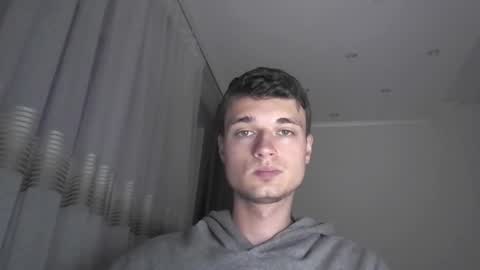 Snapshot of london_tomy chatting on December 22, 12:29 am london_tomy online show from December 22, 12:29 am