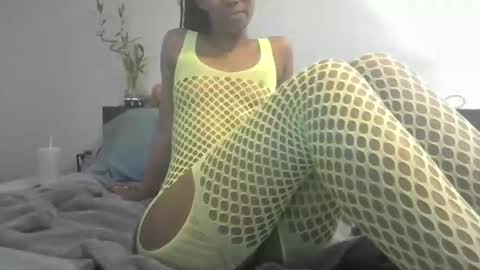 Snapshot of londonmariexxx chatting on November 12, 11:14 pm LondonMariexxx online show from November 12, 11:14 pm