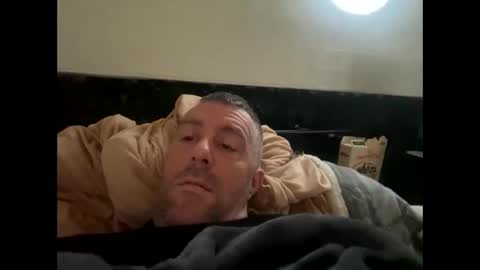 Snapshot of londonsbigbenxxx chatting on December 17, 9:59 am londonsbigbenxxx online show from December 17, 9:59 am