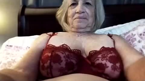 lonelylana1955 online show from October 18, 11:11 am