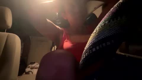 Snapshot of lonelymilfxoxo chatting on May 21, 2:18 am lonelymilfxoxo online show from May 21, 2:18 am