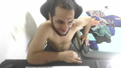 Marvin Santiago online show from April 21, 5:14 am