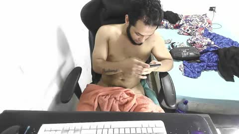 Snapshot of long_dick_boy_ chatting on April 25, 6:27 am Marvin Santiago online show from April 25, 6:27 am
