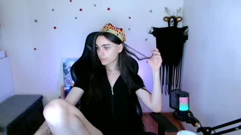 Snapshot of longhairbott chatting on July 2, 10:10 am Alex online show from July 2, 10:10 am
