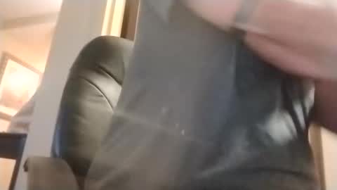 longrusty30 online show from April 19, 6:13 am