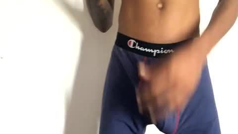 Snapshot of longshaft_ chatting on November 11, 3:34 pm longshaft_ online show from November 11, 3:34 pm