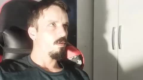 Snapshot of lookaz4010 chatting on December 29, 4:40 pm Lucas online show from December 29, 4:40 pm