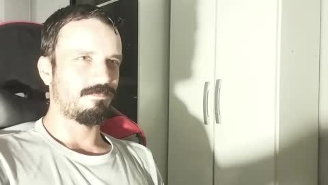 Snapshot of lookaz4010 chatting on February 13, 12:21 pm Lucas online show from February 13, 12:21 pm