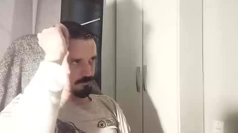 Lucas online show from November 9, 7:01 pm