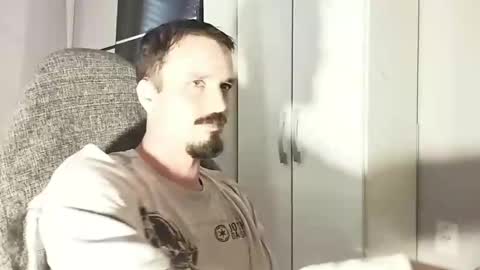 Snapshot of lookaz4010 chatting on November 11, 12:38 pm Lucas online show from November 11, 12:38 pm