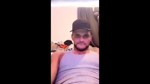 Snapshot of lookhim25 chatting on May 15, 4:08 am lookhim25 online show from May 15, 4:08 am