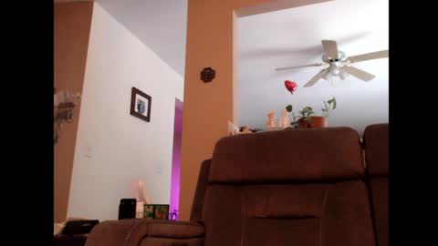 looking469 online show from October 10, 4:39 pm