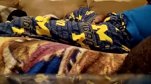 Snapshot of looking4bush chatting on December 25, 10:59 pm looking4bush online show from December 25, 10:59 pm