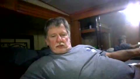 Snapshot of lookingagain181 chatting on October 29, 12:18 pm lookingagain181 online show from October 29, 12:18 pm