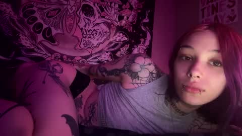 lookingforlona online show from September 13, 3:45 pm