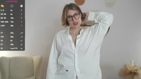 Snapshot of loookat_me chatting on May 26, 8:27 pm Jina online show from May 26, 8:27 pm