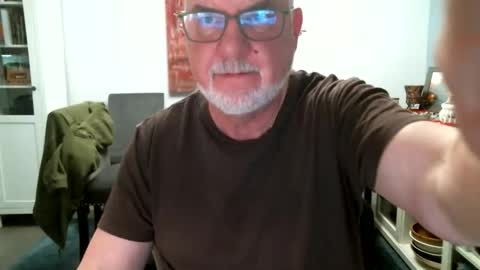 loop102 online show from June 6, 5:01 am