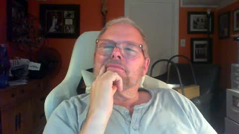 Snapshot of loosegravl chatting on July 19, 8:23 pm loosegravl online show from July 19, 8:23 pm