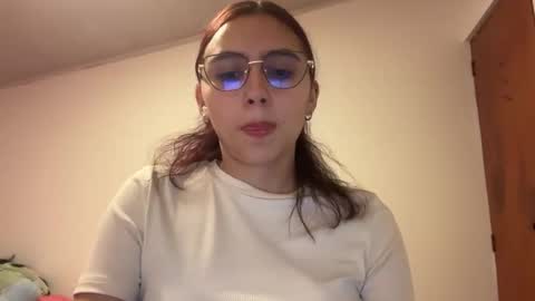Snapshot of lopez_sofia chatting on February 14, 12:29 am sofia lopez online show from February 14, 12:29 am