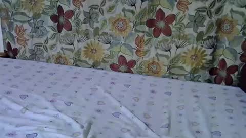 Snapshot of lora_amor chatting on May 13, 1:30 pm lora_amor online show from May 13, 1:30 pm