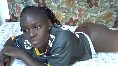 Snapshot of lora_amor chatting on June 6, 1:38 pm lora_amor online show from June 6, 1:38 pm