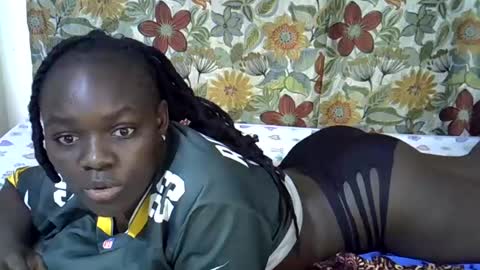 Snapshot of lora_amor chatting on June 23, 11:03 pm lora_amor online show from June 23, 11:03 pm