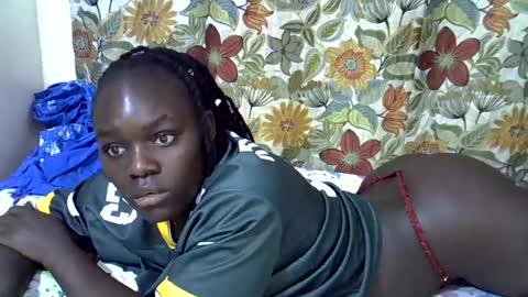 Snapshot of lora_amor chatting on June 27, 2:16 am lora_amor online show from June 27, 2:16 am