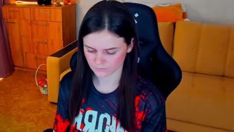 Snapshot of lora_cain chatting on January 6, 7:02 pm Lora Cain online show from January 6, 7:02 pm