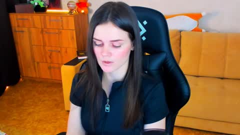 Snapshot of lora_cain chatting on January 9, 2:07 pm Lora Cain online show from January 9, 2:07 pm