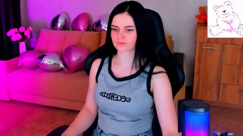 Snapshot of lora_cain chatting on February 14, 7:12 pm Lora Cain online show from February 14, 7:12 pm