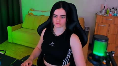 Snapshot of lora_cain chatting on March 5, 2:56 pm Lora Cain online show from March 5, 2:56 pm