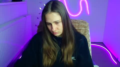 Snapshot of lora_kisses chatting on April 29, 5:55 am Lora online show from April 29, 5:55 am