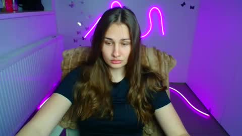 Snapshot of lora_kisses chatting on May 13, 5:49 am Lora online show from May 13, 5:49 am