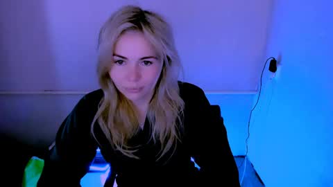 Snapshot of loraboyar chatting on April 30, 2:40 am Lora online show from April 30, 2:40 am