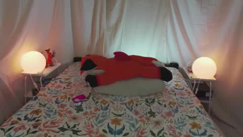 LoraFoxy online show from April 13, 5:35 am