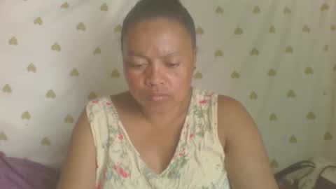 LorahVane online show from April 14, 12:00 pm