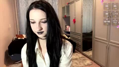 Snapshot of loraleeownby chatting on February 22, 5:00 pm Hello there im Luna Im new here Lets have fun online show from February 22, 5:00 pm