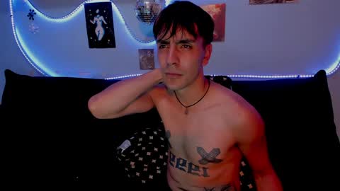 Snapshot of lord_apoloo chatting on May 2, 5:23 am Apolo online show from May 2, 5:23 am
