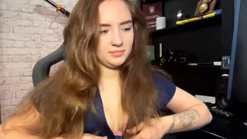 Molly online show from October 17, 6:27 am