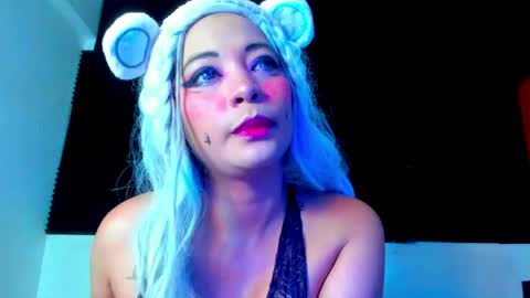 Snapshot of loredepp chatting on May 19, 9:43 pm Lore Depp online show from May 19, 9:43 pm