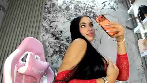 Snapshot of loren_baker chatting on July 20, 6:10 pm Doll Queen online show from July 20, 6:10 pm