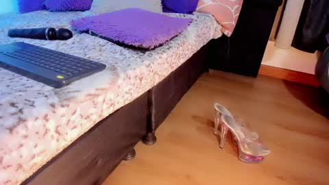 lesly lorena online show from April 15, 7:58 pm